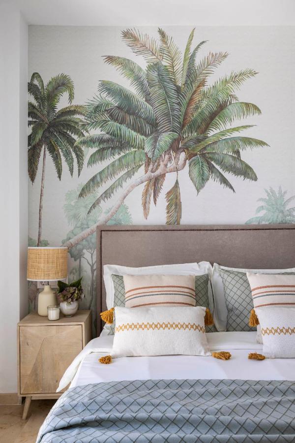 Small Oasis P&o Serviced