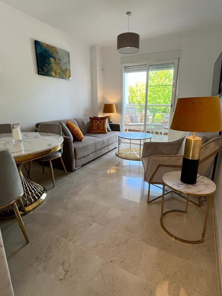 Apartment Small Oasis P&o Serviced *